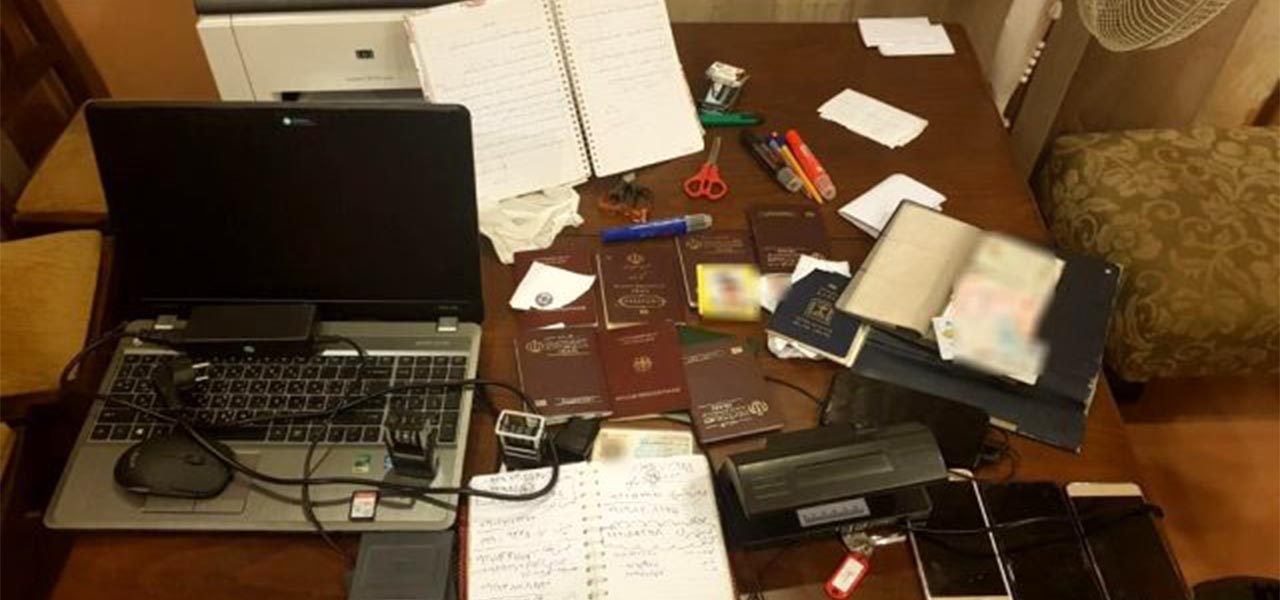 تركيا.. القبض على “عصابة إيرانية” تعمل بتزوير الجوازات وتأشيرات السفر