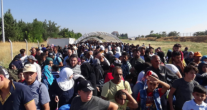 12 ألف سوري عادوا من تركيا إلى بلادهم لقضاء إجازة عيد الأضحى