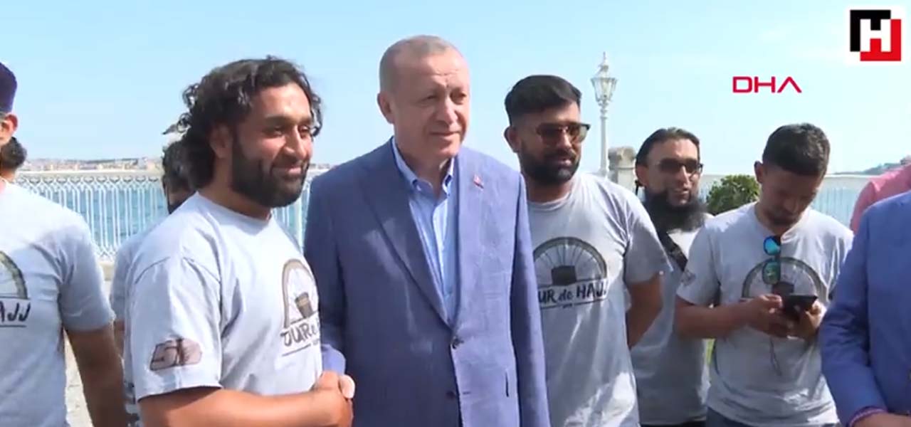 أردوغان يلتقي بمسلمين قادمين من بريطانيا على متن دراجات لإداء الحج