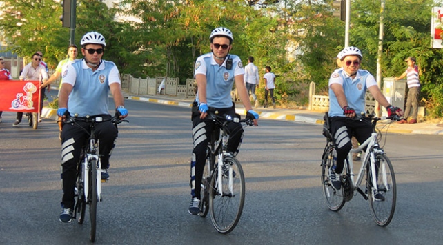 وحدة من الشرطة التركية تقدم خدماتها على متن دراجات هوائية عوضاً عن السيارات