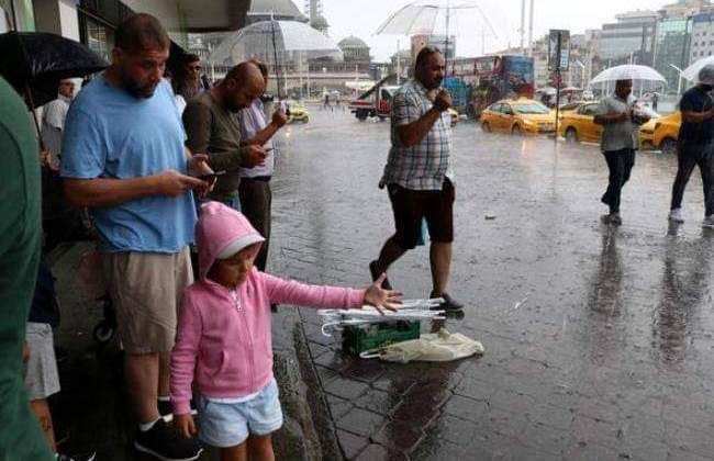 الأرصاد الجوية التركية تحذر أهالي إسطنبول مجددا