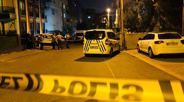 شخص يرتكب جريمة مروعة بحق والده وشقيقه في إسطنبول