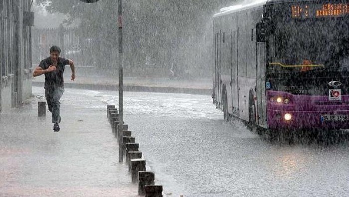 ما صحة نزول “مواد كيماوية” مع المطر في إسطنبول؟
