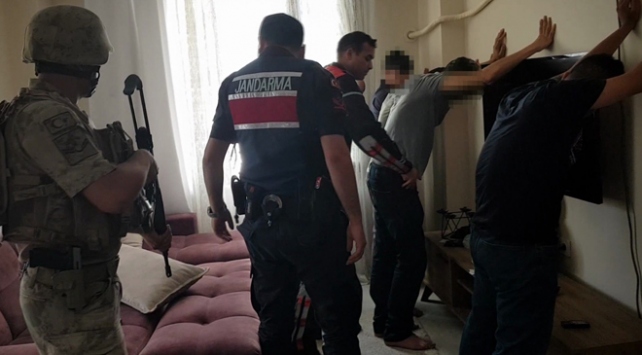 السلطات التركية تقبض على عصابة منظمة لبيع المخدرات