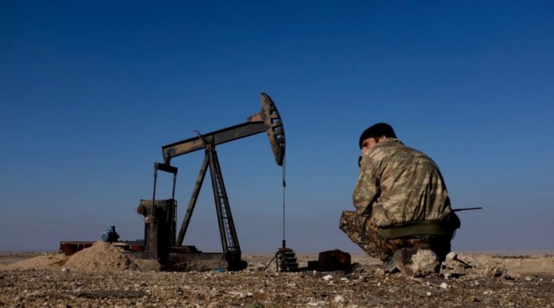 وثائق تكشف قيام “ب ي د” ببيع النفط السوري لإسرائيل