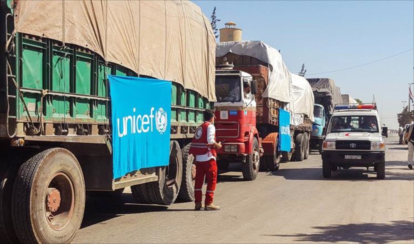 38 شاحنة مساعدات أممية تدخل “إدلب” عبر تركيا