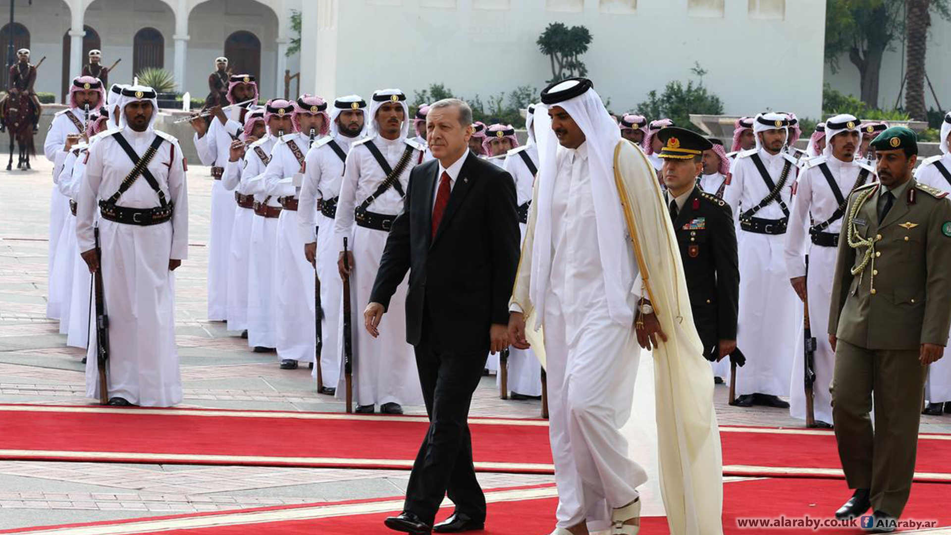 أمير قطر يستقبل أردوغان في الديوان الأميري