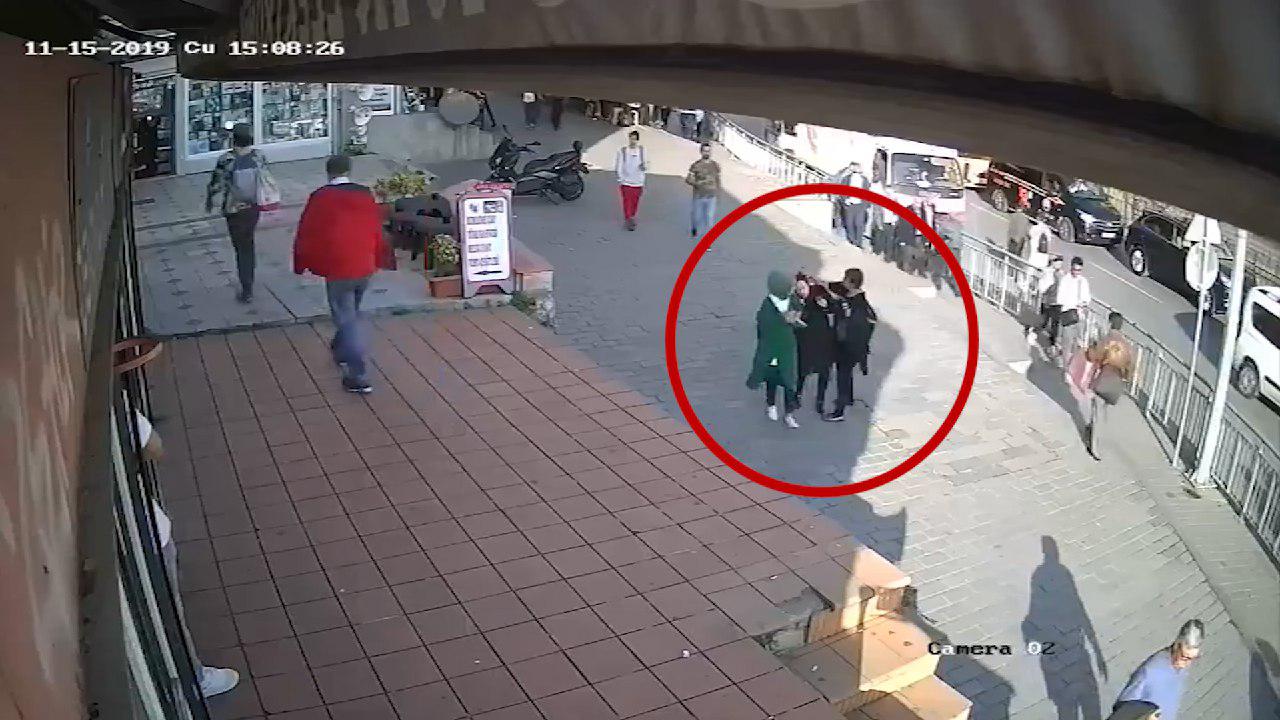 إسطنبول.. الشرطة تعتقل سيدة تركية اعتدت على شابة محجبة (فيديو)