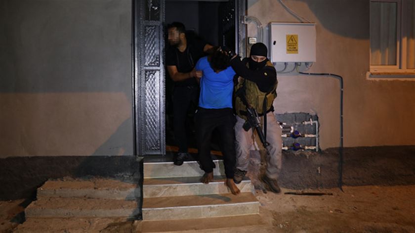تركيا.. اعتقال 4 أشقاء سوريين بتهمة الانتماء لتنظيم الدولة