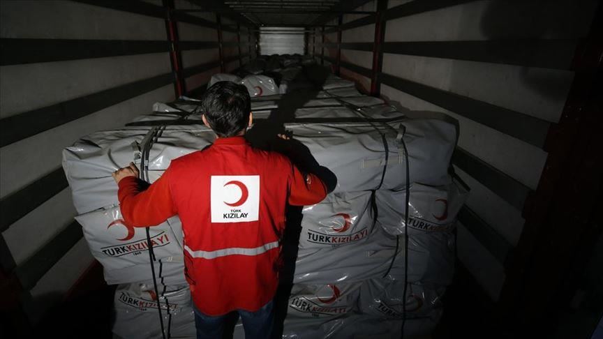 الهلال الأحمر التركي يطلق حملة تبرعات لضحايا زلزال ألبانيا