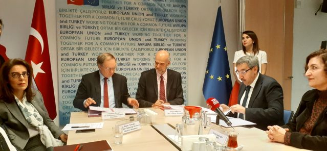الاتحاد الأوروبي يخصص 210 ملايين يورو لتمويل مشاريع لصالح السوريين بتركيا
