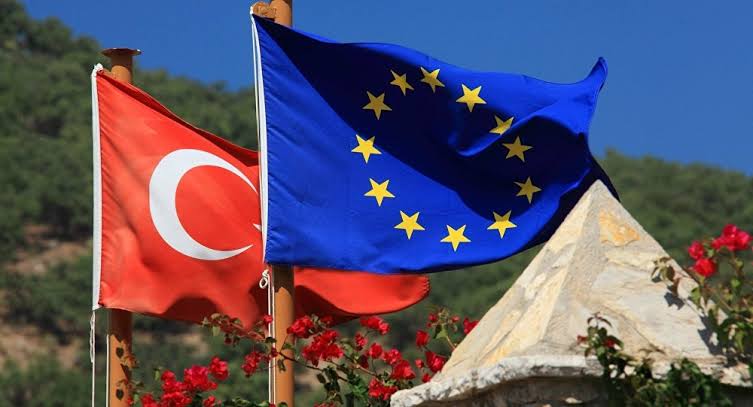 استطلاع.. 60 بالمئة من الأتراك يؤيدون الانضمام للاتحاد الأوروبي