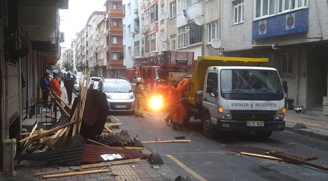 خسائر مادية في مدينة إسطنبول جراء العاصفة