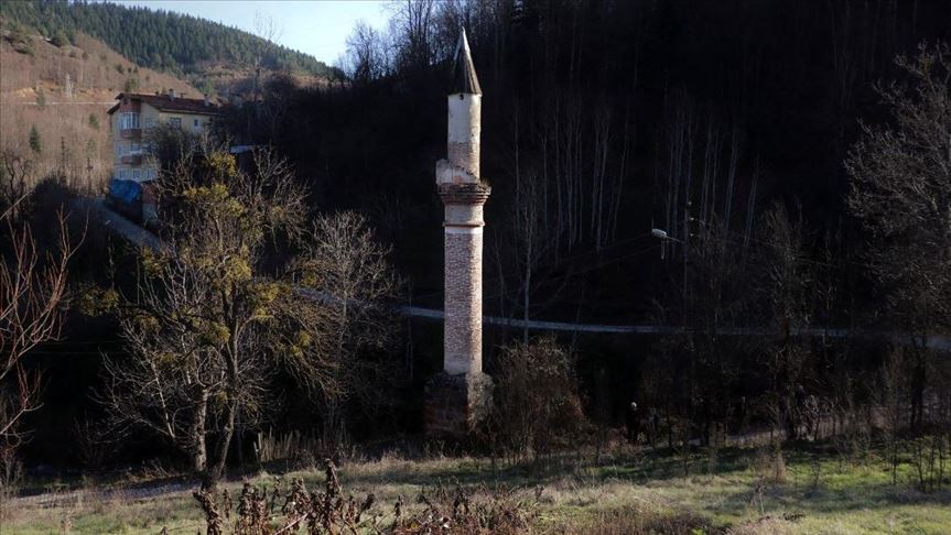 مئذنة بدون مسجد تقاوم الزمن في ولاية قسطموني التركية