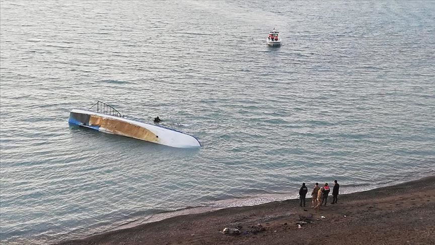 مصرع 8 مهاجرين جراء غرق قارب جنوب غرب تركيا