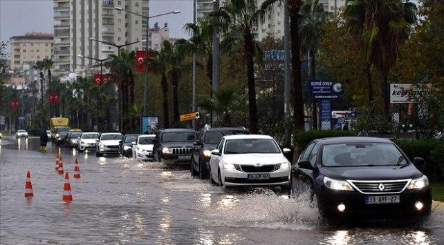 الأرصاد الجوية التركية تعطي إنذاراً باللون الأحمر إلى سكان ولاية مرسين