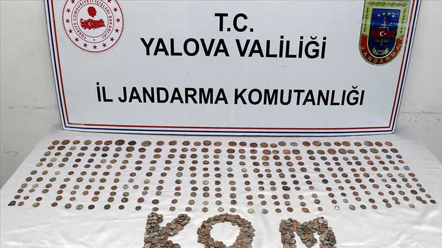 الدرك التركي يستدرج شخصا حاول بيع 862 عملة أثرية