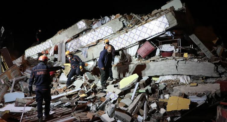 دول عديدة تتضامن وتقدم تعزية لتركيا في ضحايا زلزال إلازيغ