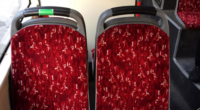 بلدية إزمير تتخذ “تدبير المقعد الأخضر” داخل وسائط النقل العام