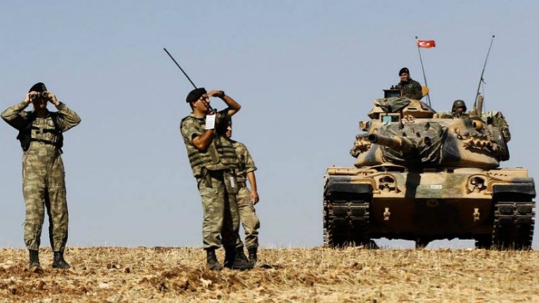 الدفاع التركية: سحب الأسلحة الثقيلة من نقاط المراقبة بإدلب غير وارد
