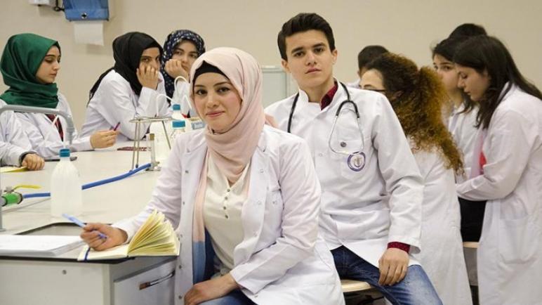 أطباء عرب في تركيا: معكم لمواجهة كورونا