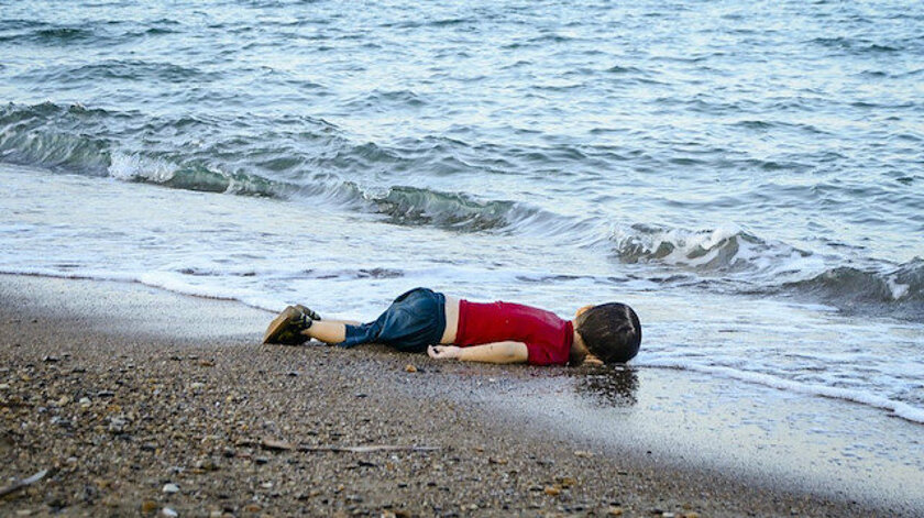 الأمن التركي يقبض على ٣ مهربين متورطين بغرق الطفل السوري “آلان الكردي”