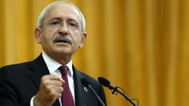 زعيم المعارضة التركية يحث الحكومة على إعلان “حظر التجول”