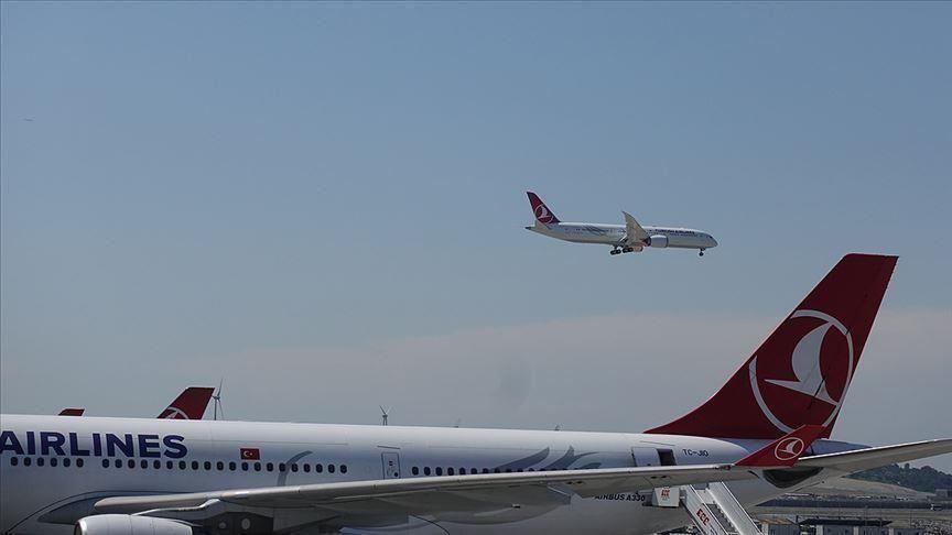 السلطات التركية تنقل أجانب عالقين في مطار اسطنبول إلى مساكن طلابية