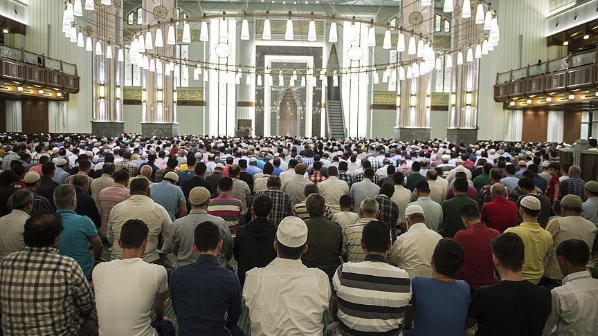 ما صحة تعليق أداء صلاة الجمعة في المساجد التركية؟