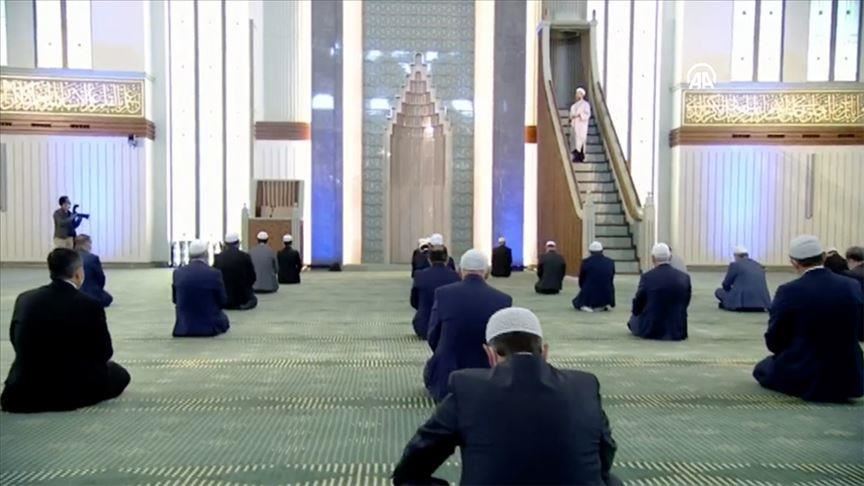 صلاة الجمعة تقام في مسجد واحد في تركيا