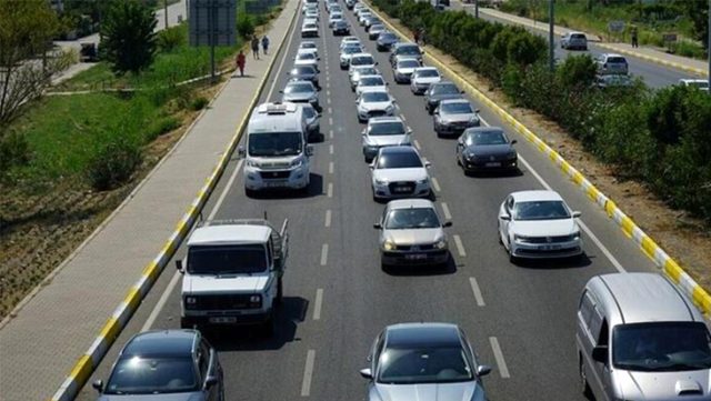 وزير تركي يرجح رفع حظر التنقل بين المدن في هذا الموعد