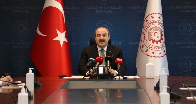 وزير الصناعة التركي: بدأنا تزويد مستشفياتنا بأجهزة تنفس محلية الصنع