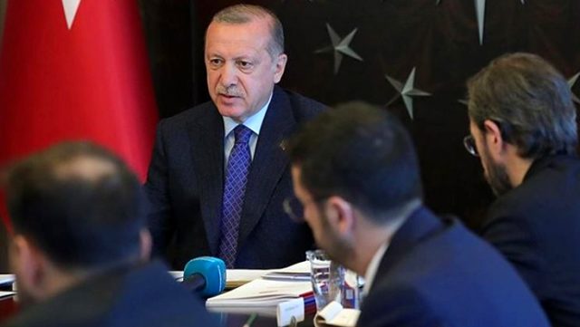 أردوغان يعقد اجتماعاً مع أعضاء حكومته لمناقشة توسيع قرار حظر التجول