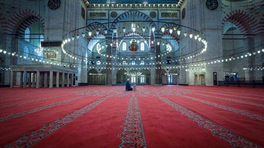 إسطنبول.. الهدوء يعمّ مسجد السليمانية لأول مرة منذ قرون