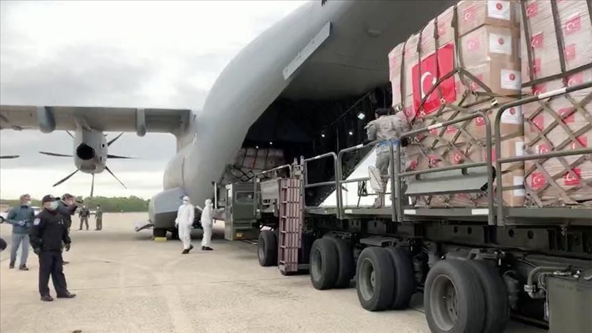 طائرة شحن محملة بمساعدات طبية تركية تصل الولايات المتحدة