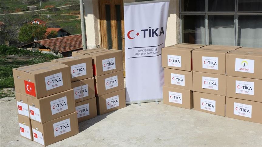 كورونا.. تركيا توزع مساعدات على بلديات في شمال مقدونيا