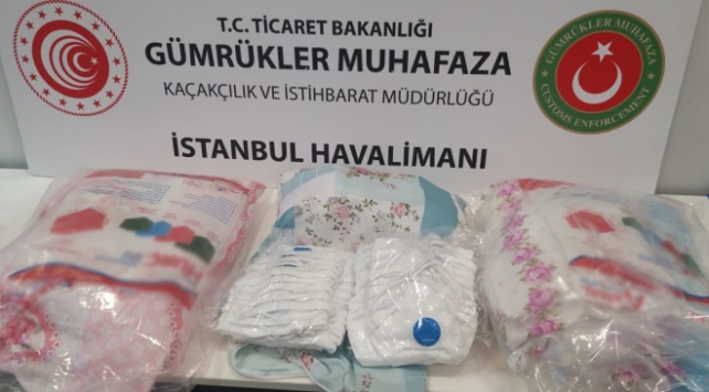 فرق الجمارك بمطار إسطنبول تحبط محاولة تهريب مئات آلاف  “الكمامات”