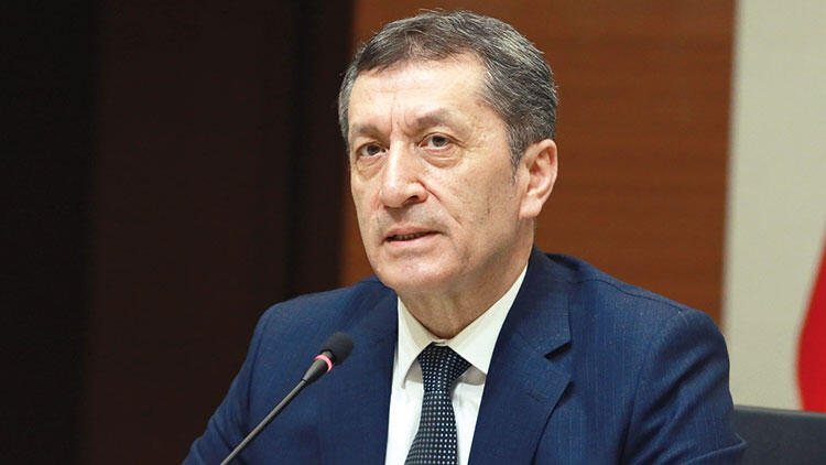 وزير التعليم التركي يصدر قرارات جديدة حول امتحان العبور إلى الثانوية “LGS”