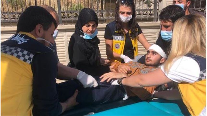 تركيا.. نقل مريض سوري من إدلب للعلاج