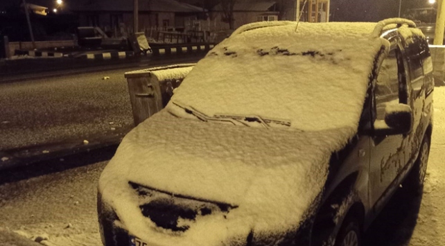 مفاجأة.. ولاية تركية تكتسي بـ”بياض الثلج” أواخر أيار (صور)