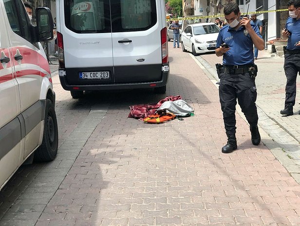 طفل سوري يلقى حتفه دعساً تحت عجلات حافلة في إسطنبول
