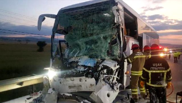 20 قتيلاً وجريحاً بحادث اصطدام مروع في “أوشناك” بسبب “غفوة فجائية” لسائق حافلة ركاب