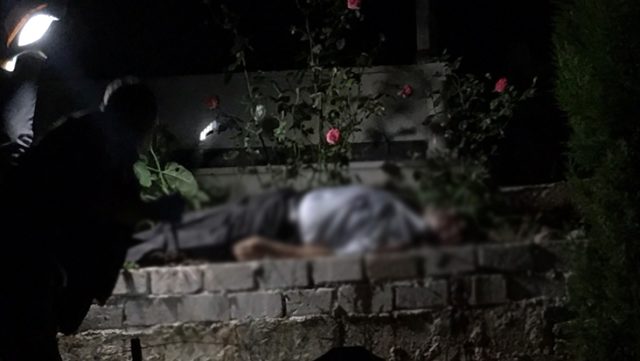 مواطن تركي ينتحر برصاصة في الرأس فوق قبر زوجته بولاية أيدن
