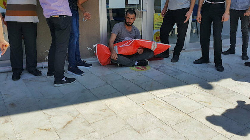 لاجئ سوري يمتنع عن دفن جثة ابنه متهماً مشفى في بورصة بـ “سرقة أعضائه”.. وهكذا غيّر رأيه