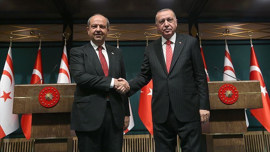 أردوغان يبحث العلاقات الثنائية مع رئيس وزراء قبرص التركية