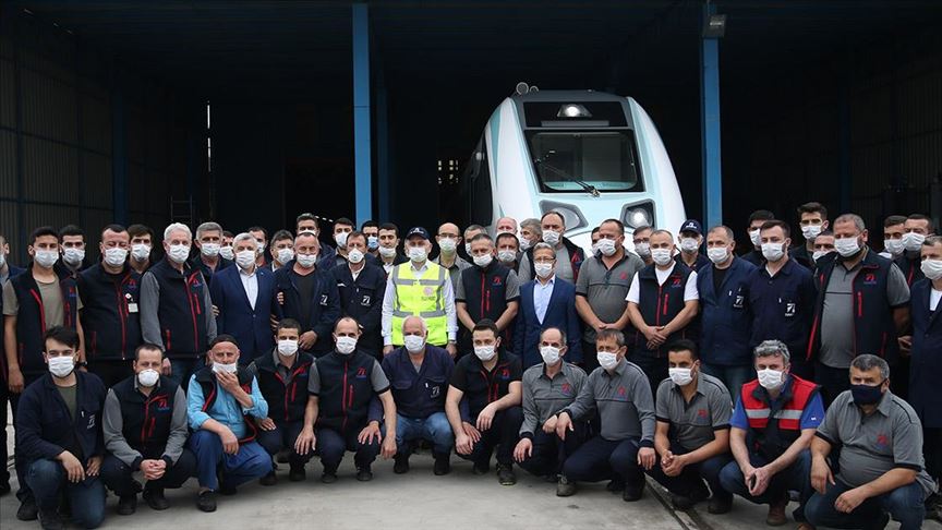 تركيا تستعد لاختبار أول قطار كهربائي محلي الصنع