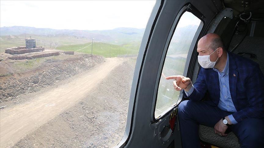 وزير الداخلية التركي يشرف على بناء الجدار الحدودي مع إيران