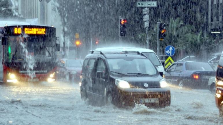 ولاية أنقرة تحذر سكانها من أمطار غزيرة مصحوبة بعواصف رعدية