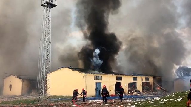 ولاية صقاريا..انفجارات ضخمة في مصنع للألعاب النارية ( صور- فيديو)