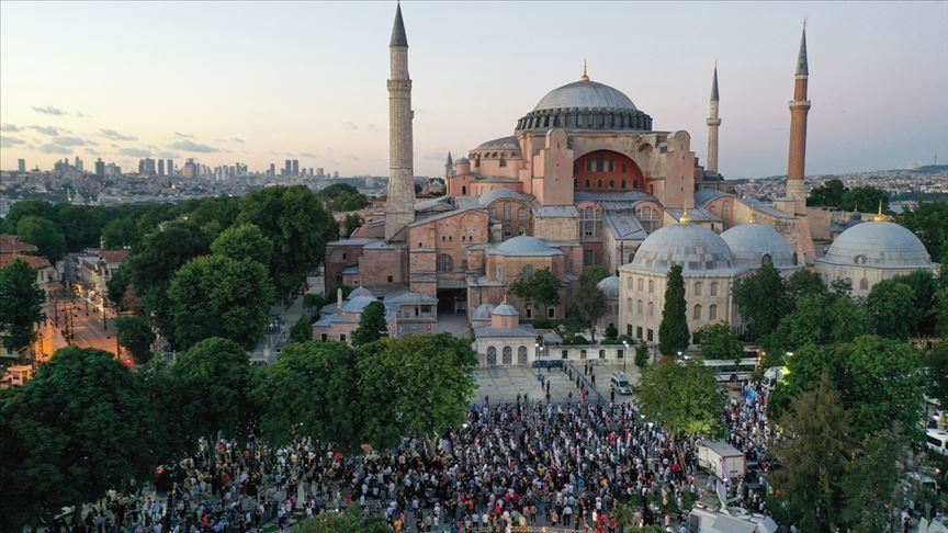 الشؤون الدينية التركية: آيا صوفيا يستعيد هويته